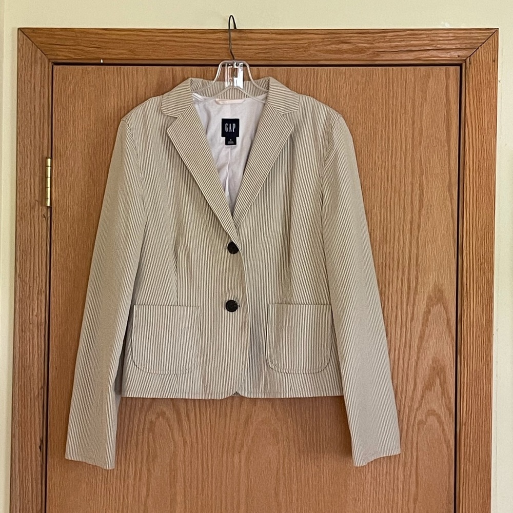 Gap tan seersucker blazer size 8